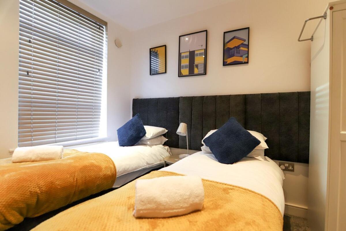 Hawley - Centre - Free Parking, Self-check-in, Fast Wifi And Smart Tv By Yoko Apartment