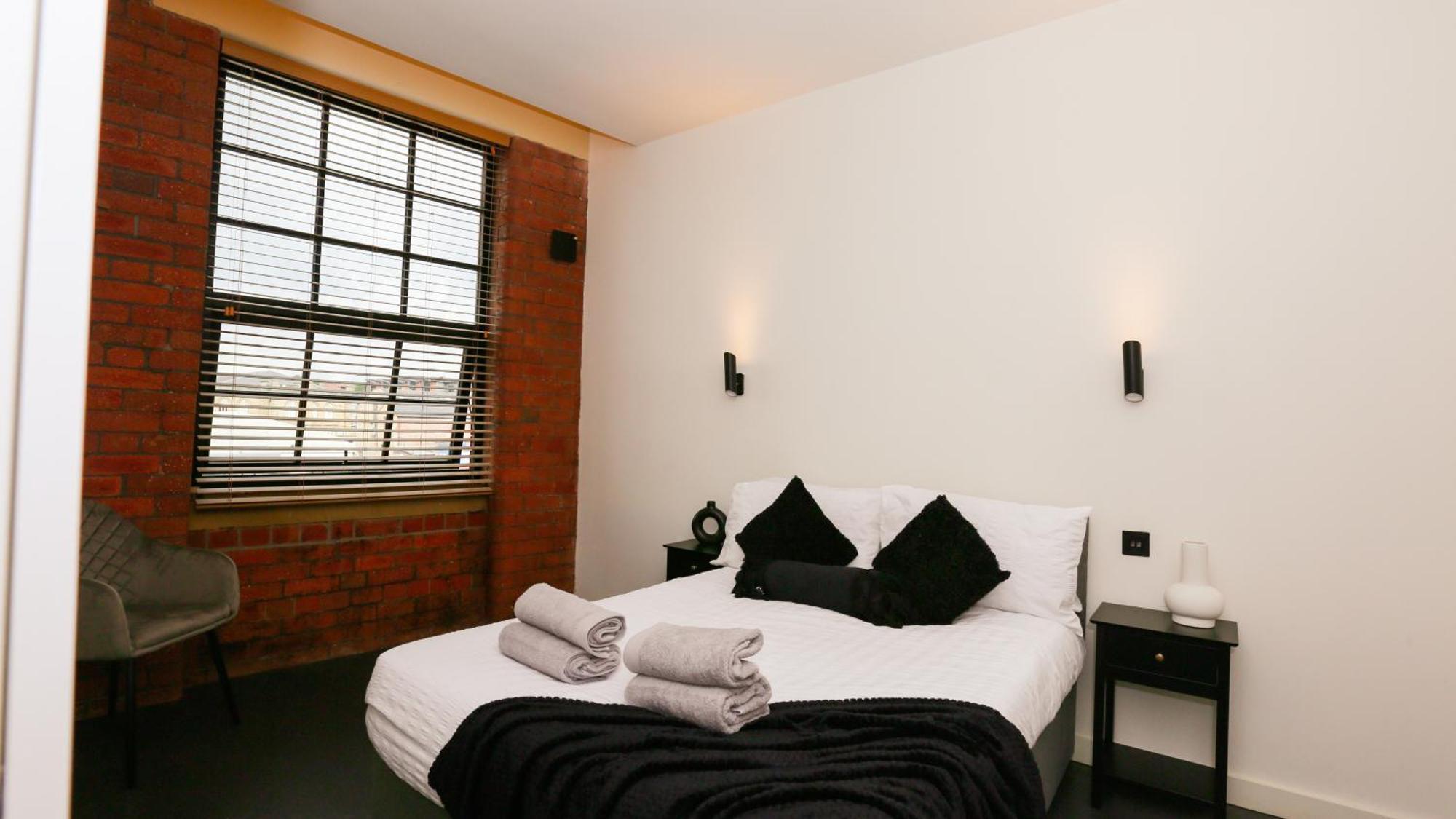 Apartment Stayzo_nichols Building_spacious 3-bedroom