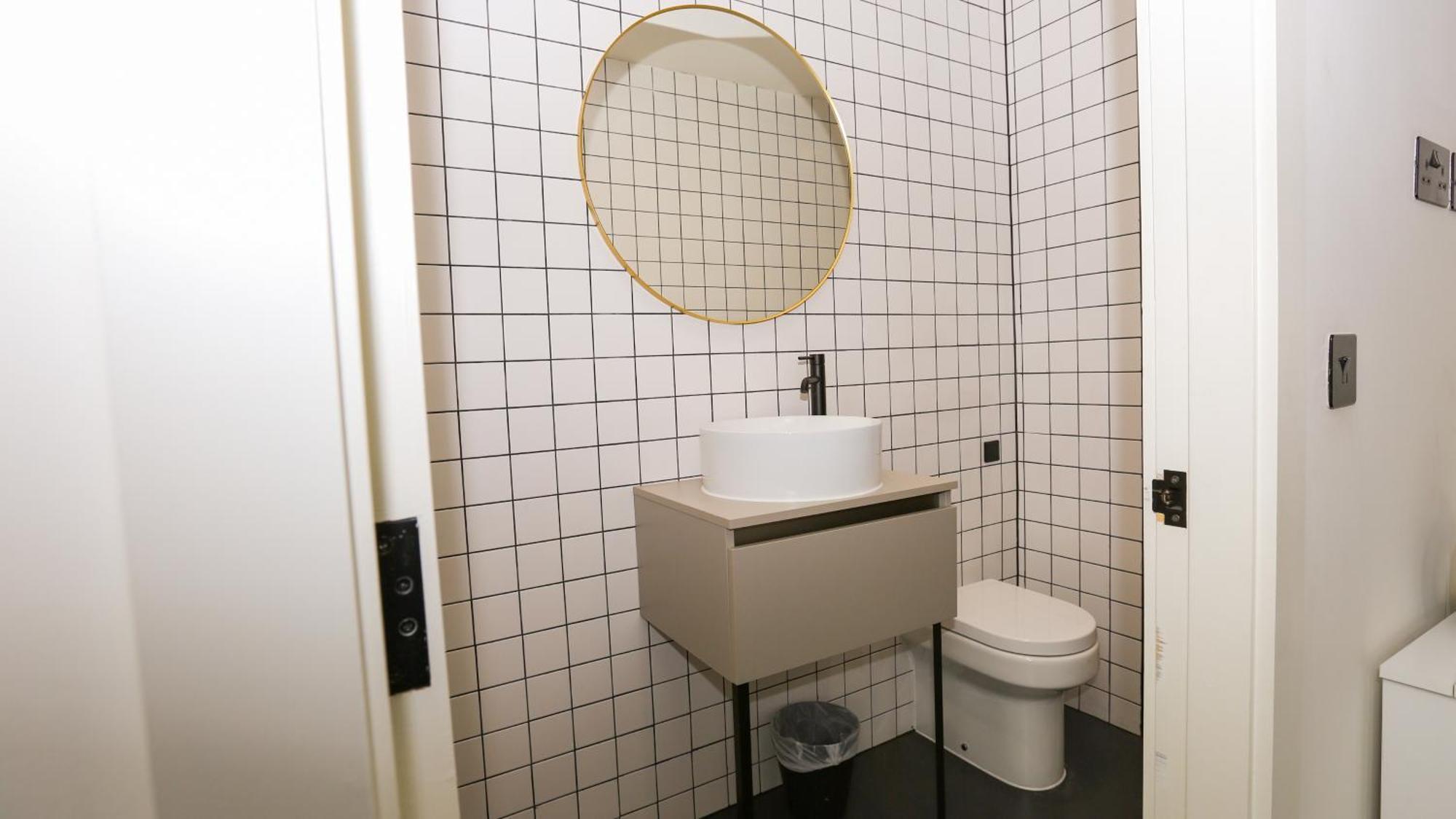 Stayzo_nichols Building_spacious 3-bedroom * Sheffield