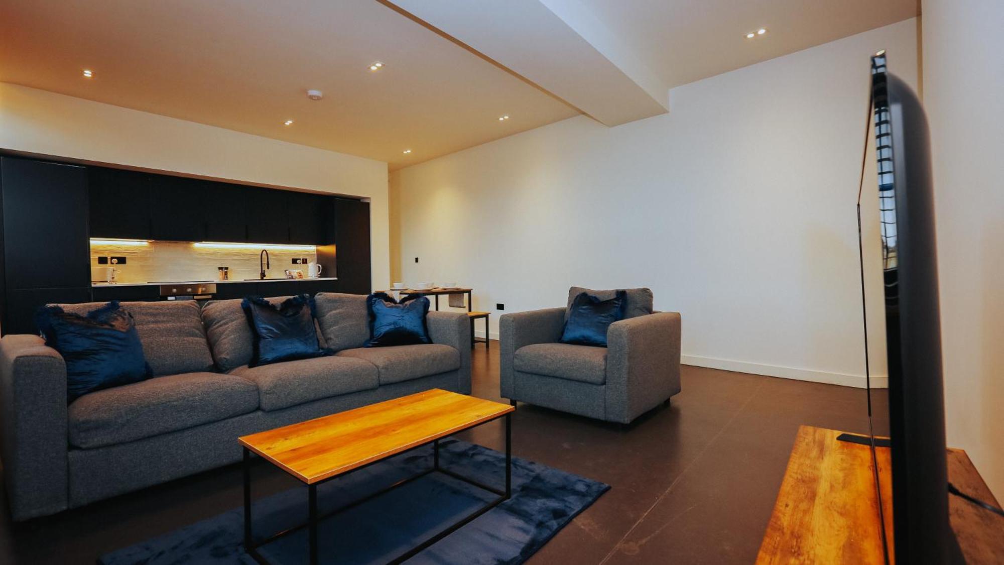Stayzo_nichols Building_spacious 3-bedroom