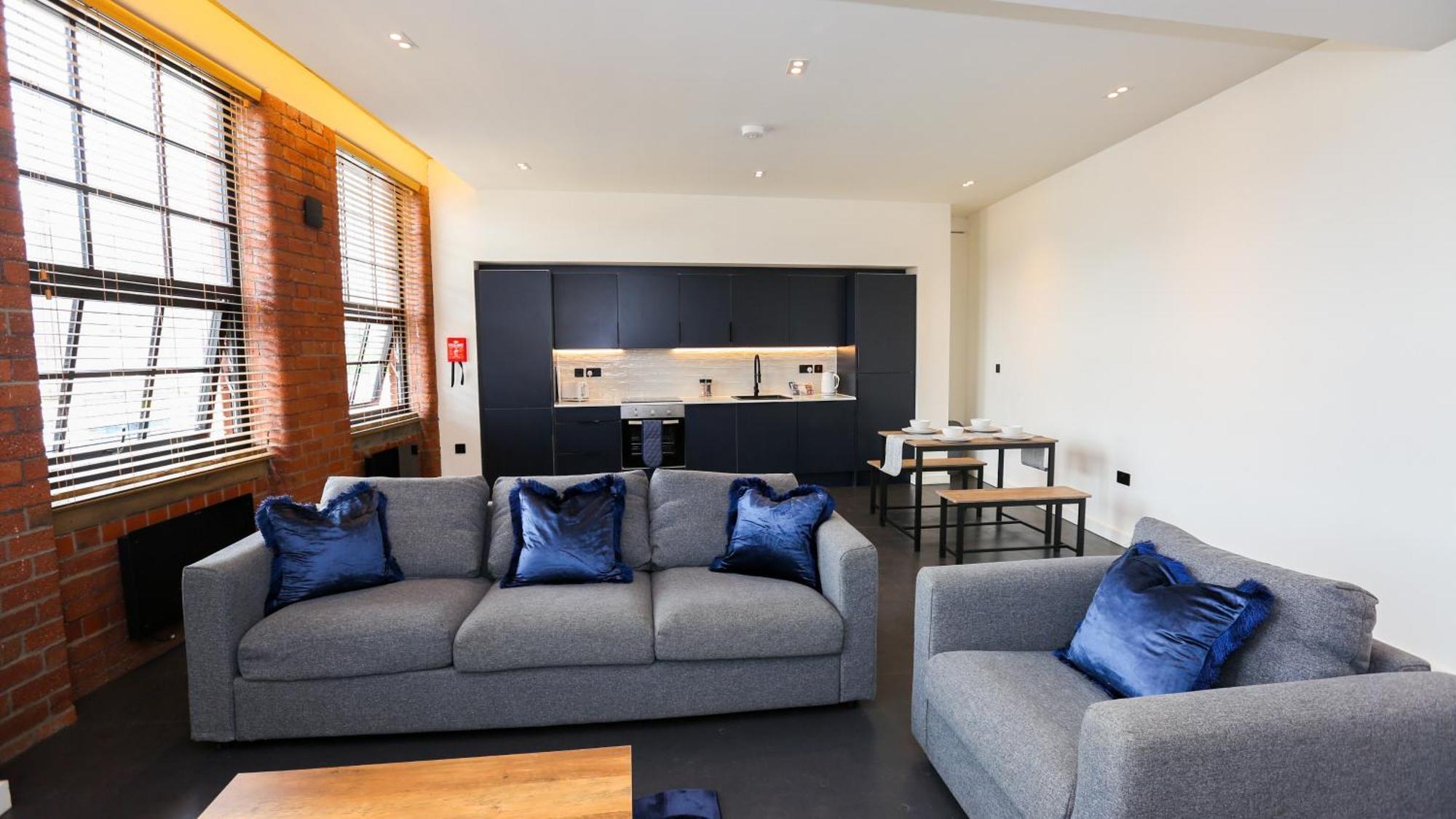 Stayzo_nichols Building_spacious 3-bedroom Apartment Sheffield