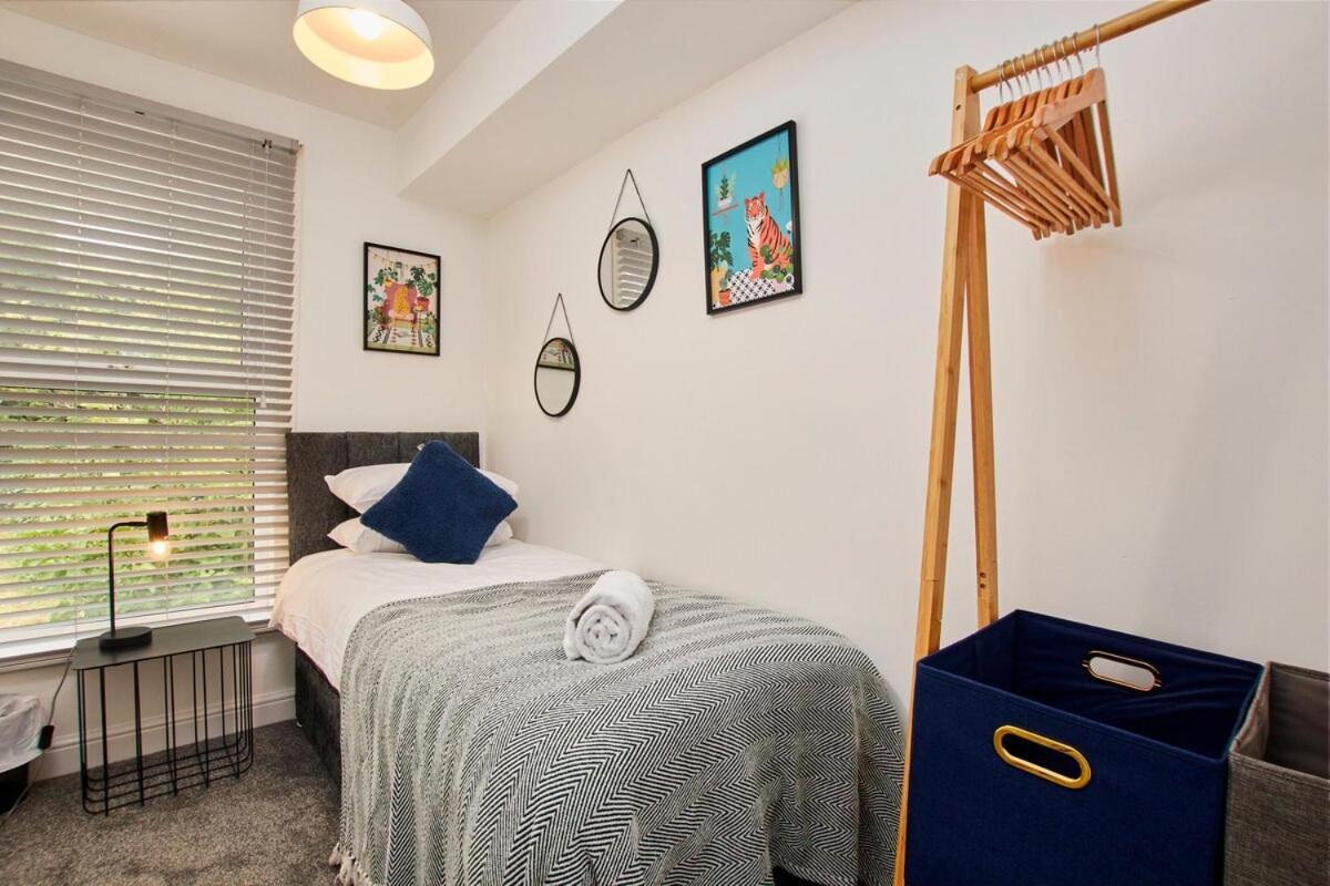 Holiday home Charming House - Close To Centre - Self-check-in - Free Parking, Fast Wifi And Smart Tv By Yoko