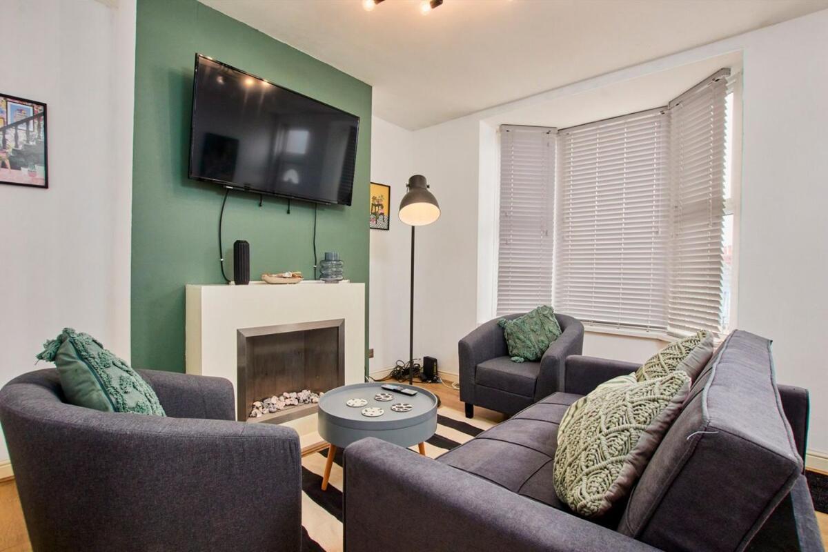 Holiday home Charming House - Close To Centre - Self-check-in - Free Parking, Fast Wifi And Smart Tv By Yoko *