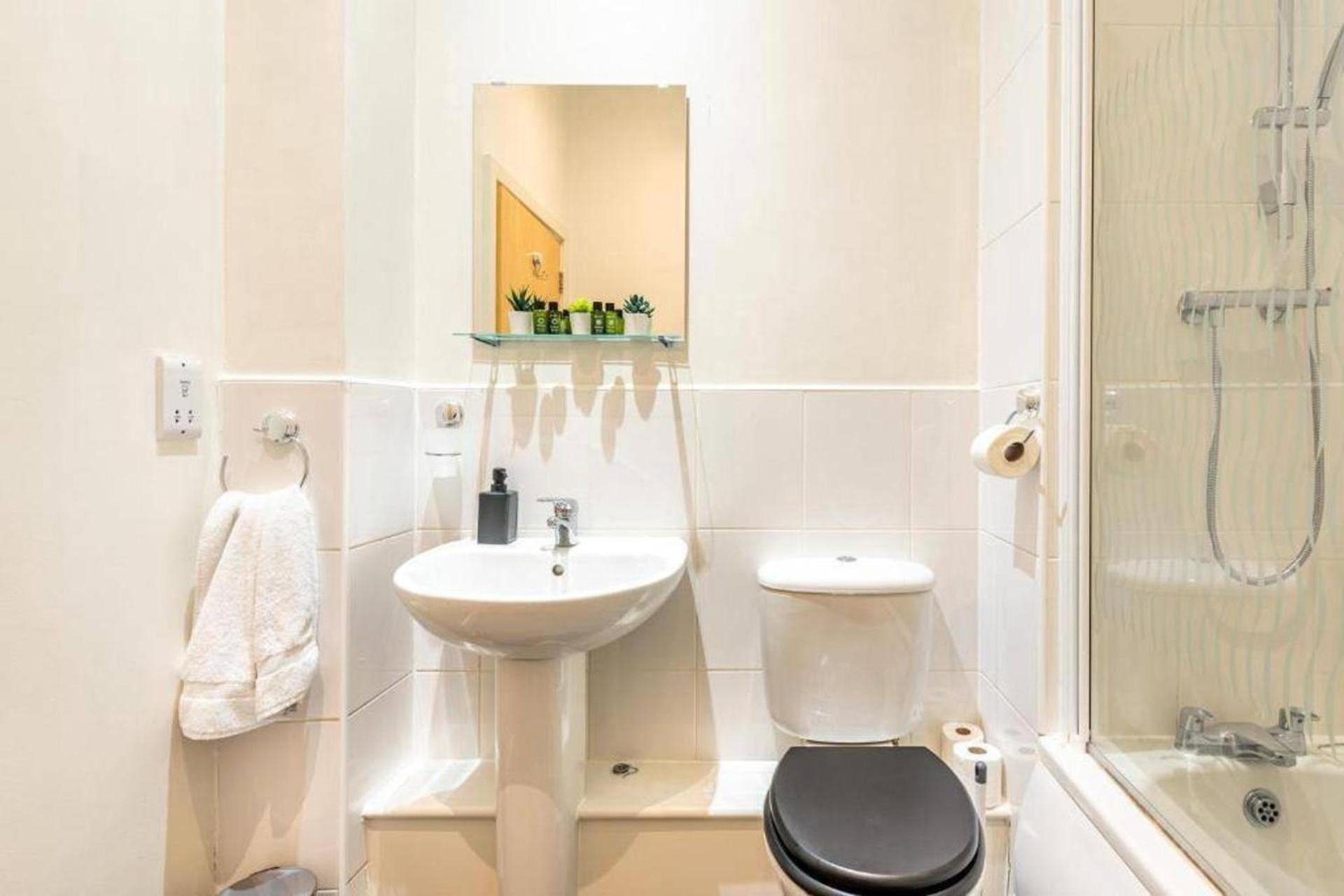 Apt-sleeps 4-contractors & Families Sheffield