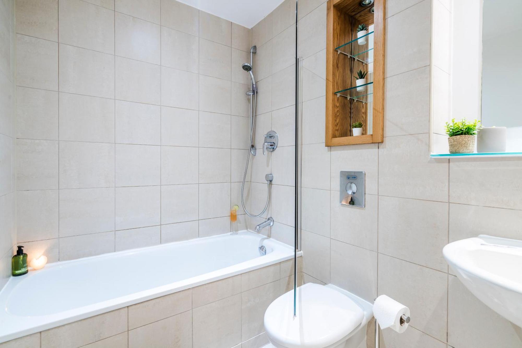Apartment 2br Flat W/ Free Parking