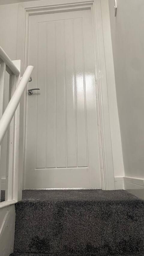 Contemporary Private Bedroom Retreat Homestay Sheffield