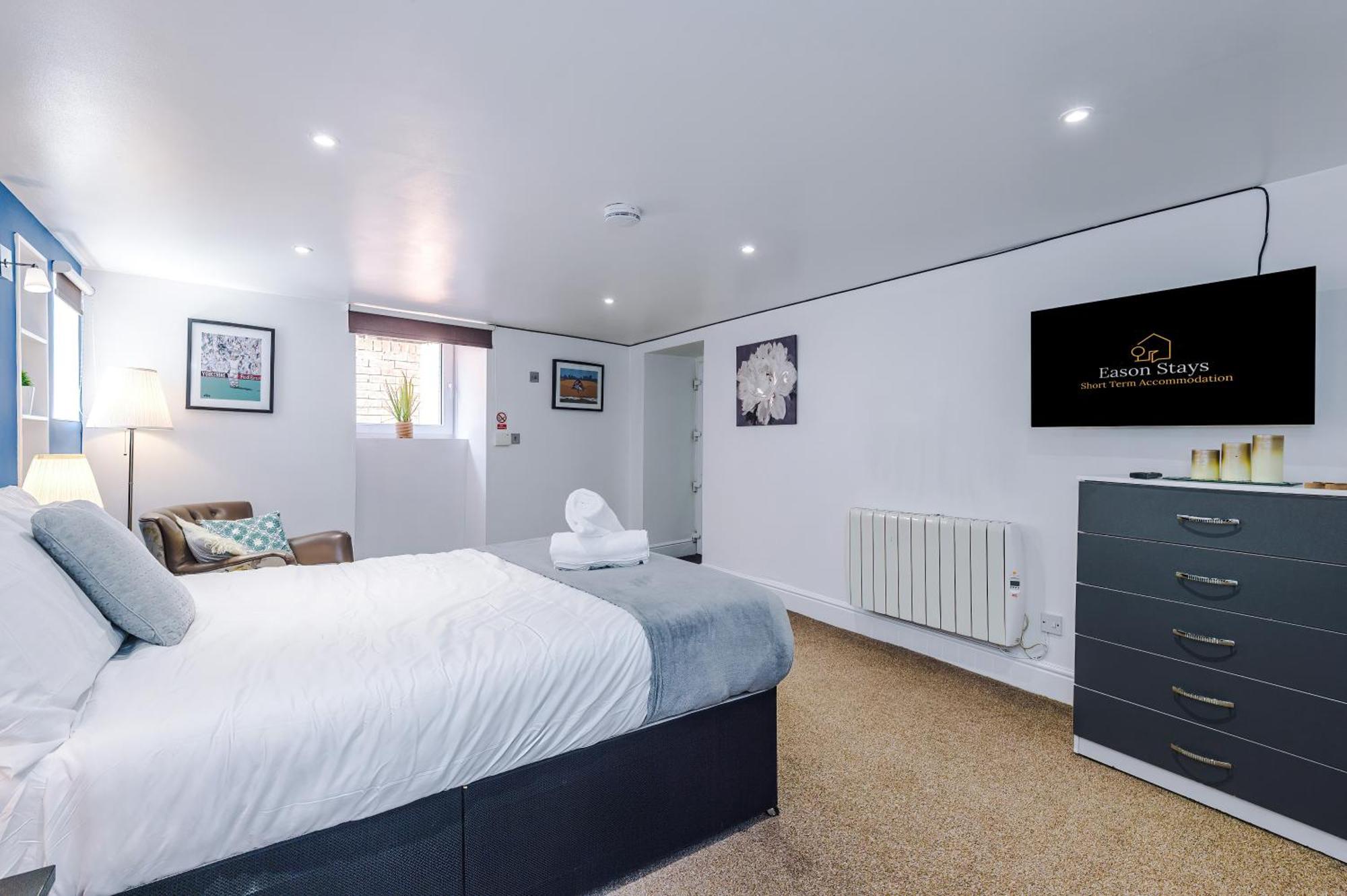 Apartment Free Parking! Two Bedroom In By Eason Stays, Ideal For Weekend Getaways, Hospital Placements & Business Travellers Sheffield