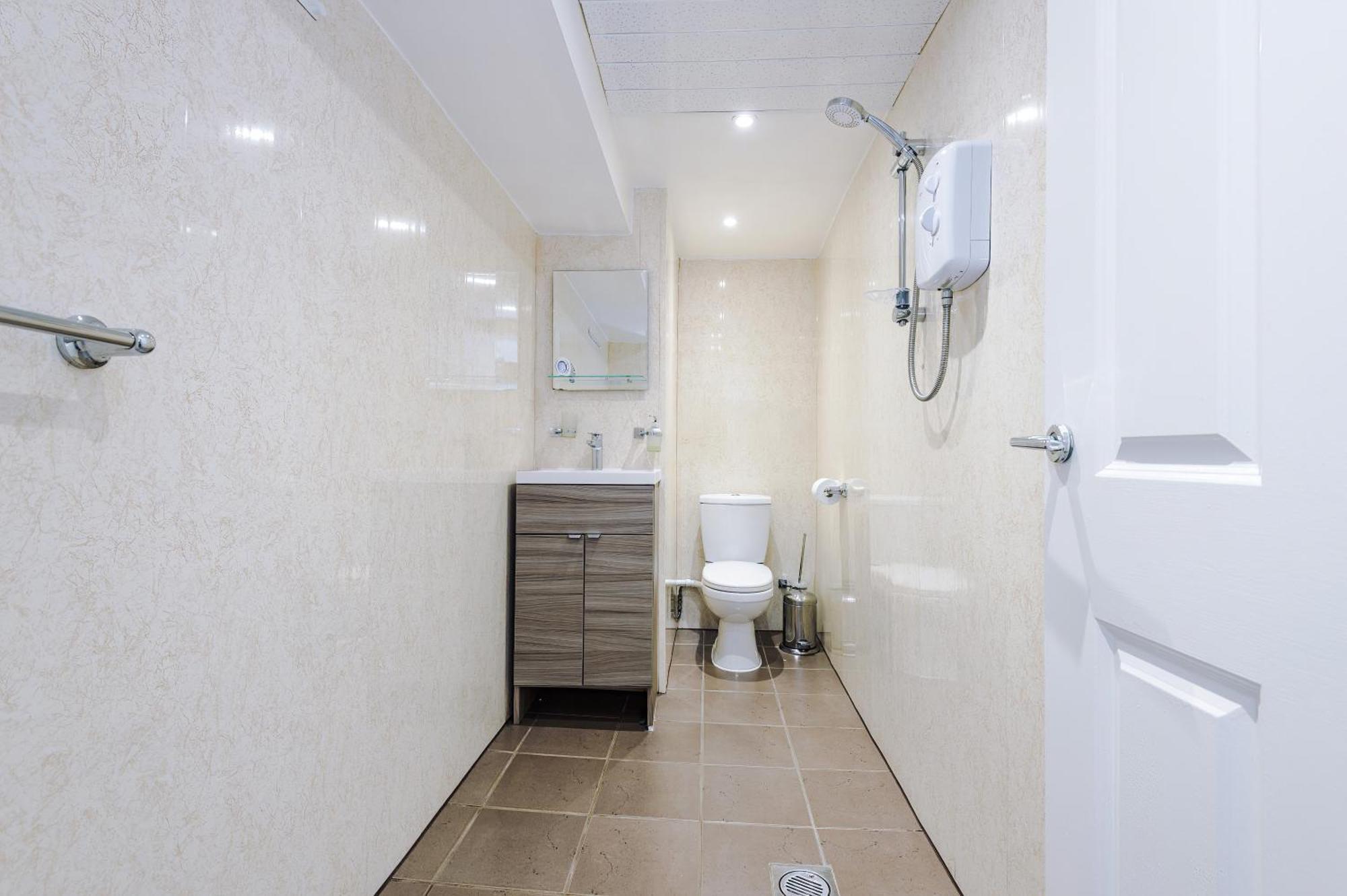 Free Parking! Two Bedroom In By Eason Stays, Ideal For Weekend Getaways, Hospital Placements & Business Travellers Sheffield