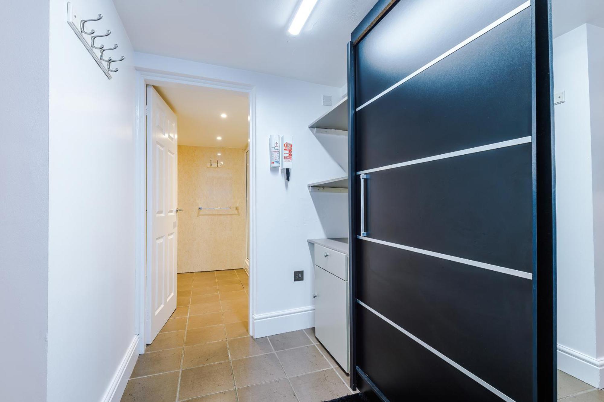 Free Parking! Two Bedroom In By Eason Stays, Ideal For Weekend Getaways, Hospital Placements & Business Travellers * Sheffield