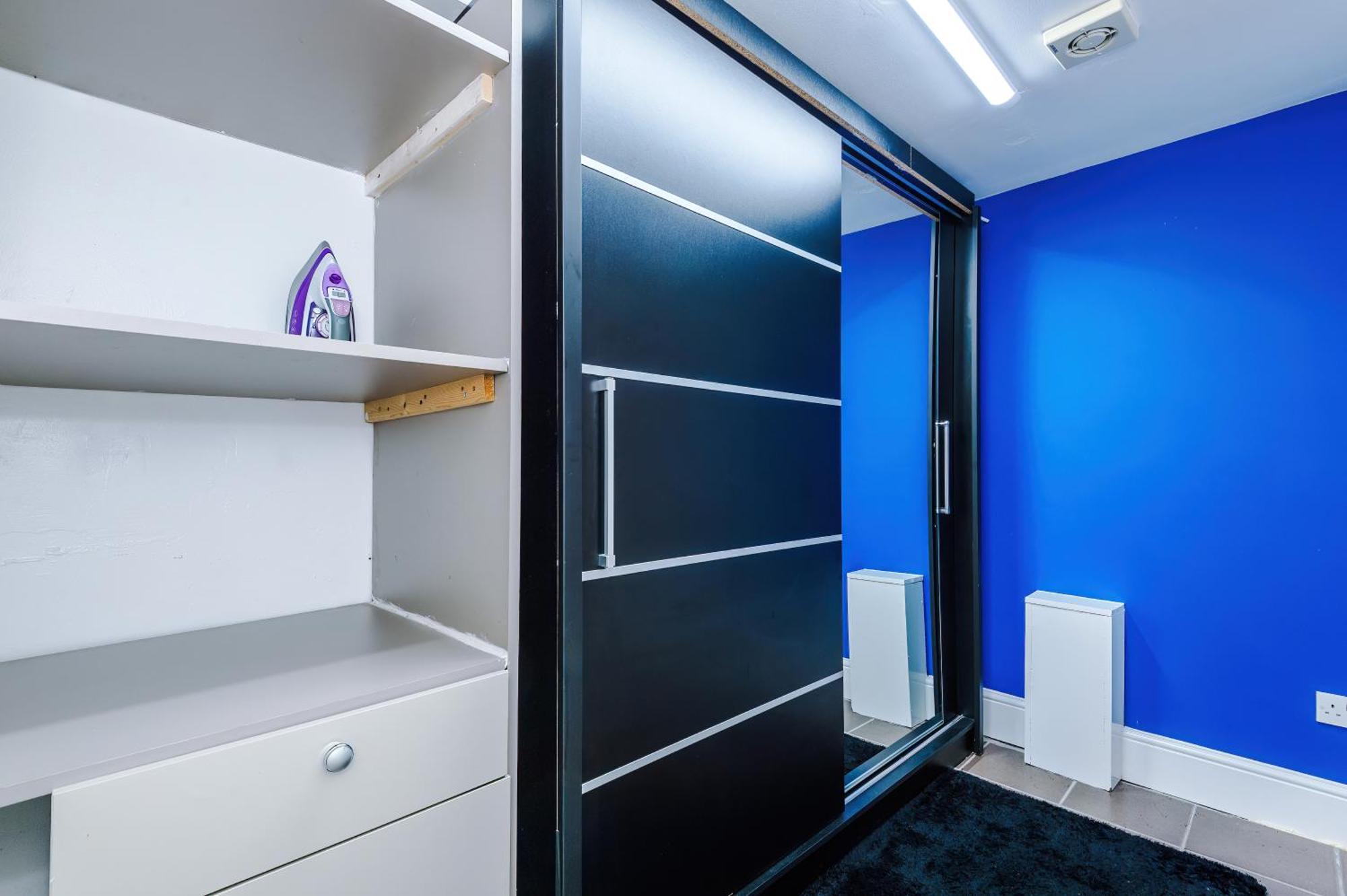 Apartment Free Parking! Two Bedroom In By Eason Stays, Ideal For Weekend Getaways, Hospital Placements & Business Travellers
