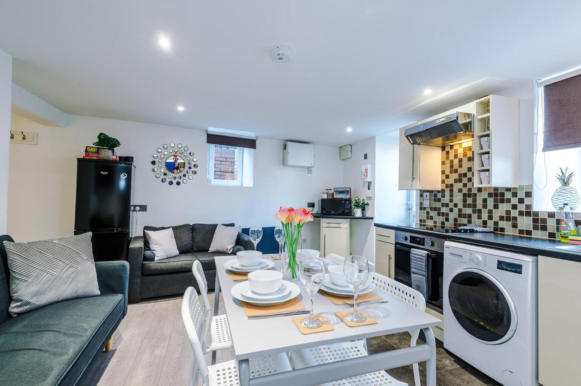 Apartment Free Parking! Two Bedroom In By Eason Stays, Ideal For Weekend Getaways, Hospital Placements & Business Travellers Sheffield