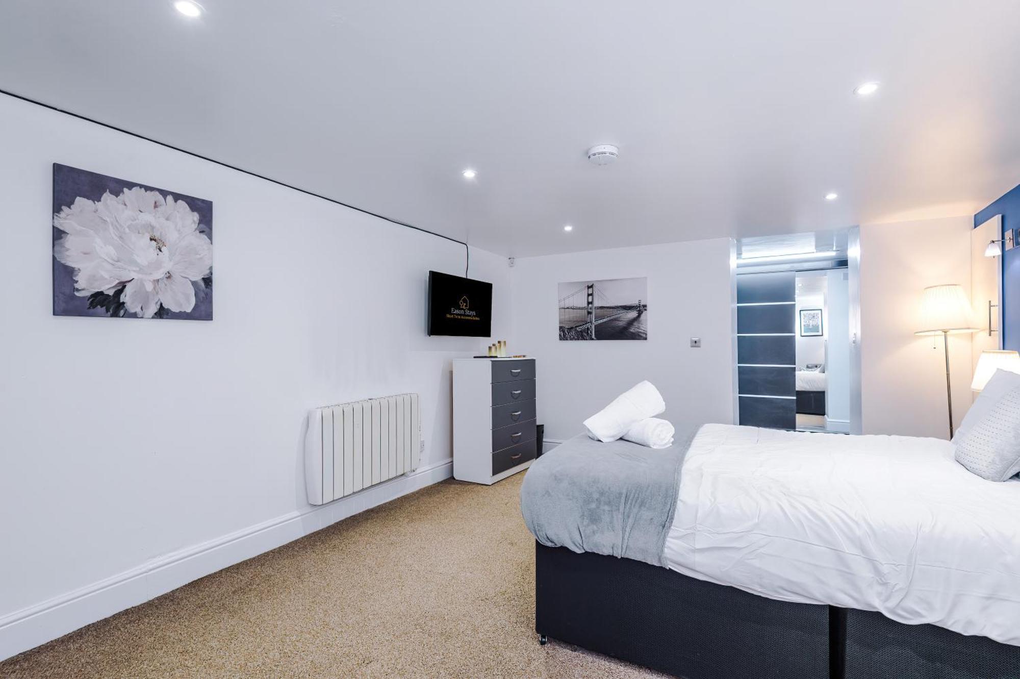 Free Parking! Two Bedroom In By Eason Stays, Ideal For Weekend Getaways, Hospital Placements & Business Travellers Sheffield
