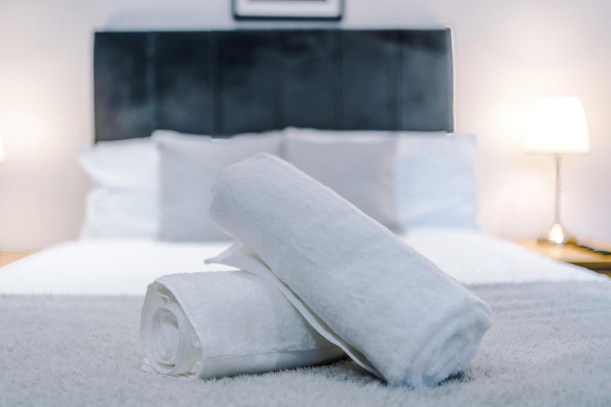 Free Parking! Two Bedroom In By Eason Stays, Ideal For Weekend Getaways, Hospital Placements & Business Travellers Apartment Sheffield