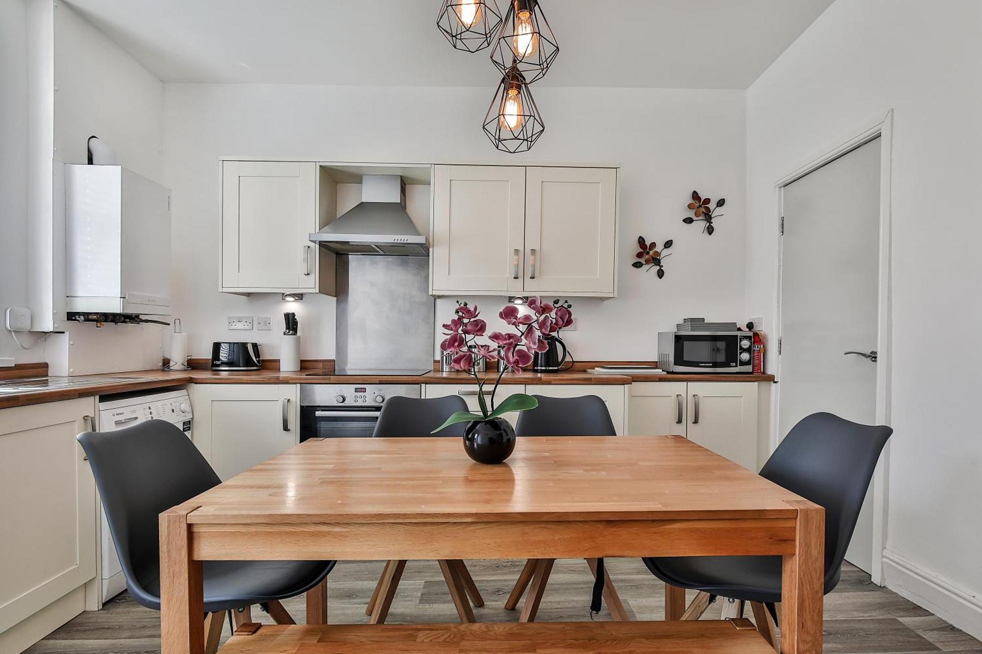 Heart Of The City-flexi Cancellations-central Hub Holiday home Sheffield