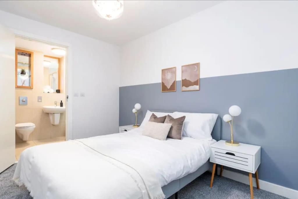 Cosy 2 Bedroom Centre - Free Parking *