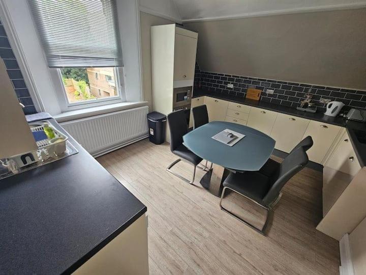 Broomfield * Sheffield