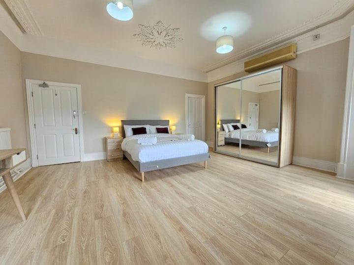 Broomfield * Sheffield
