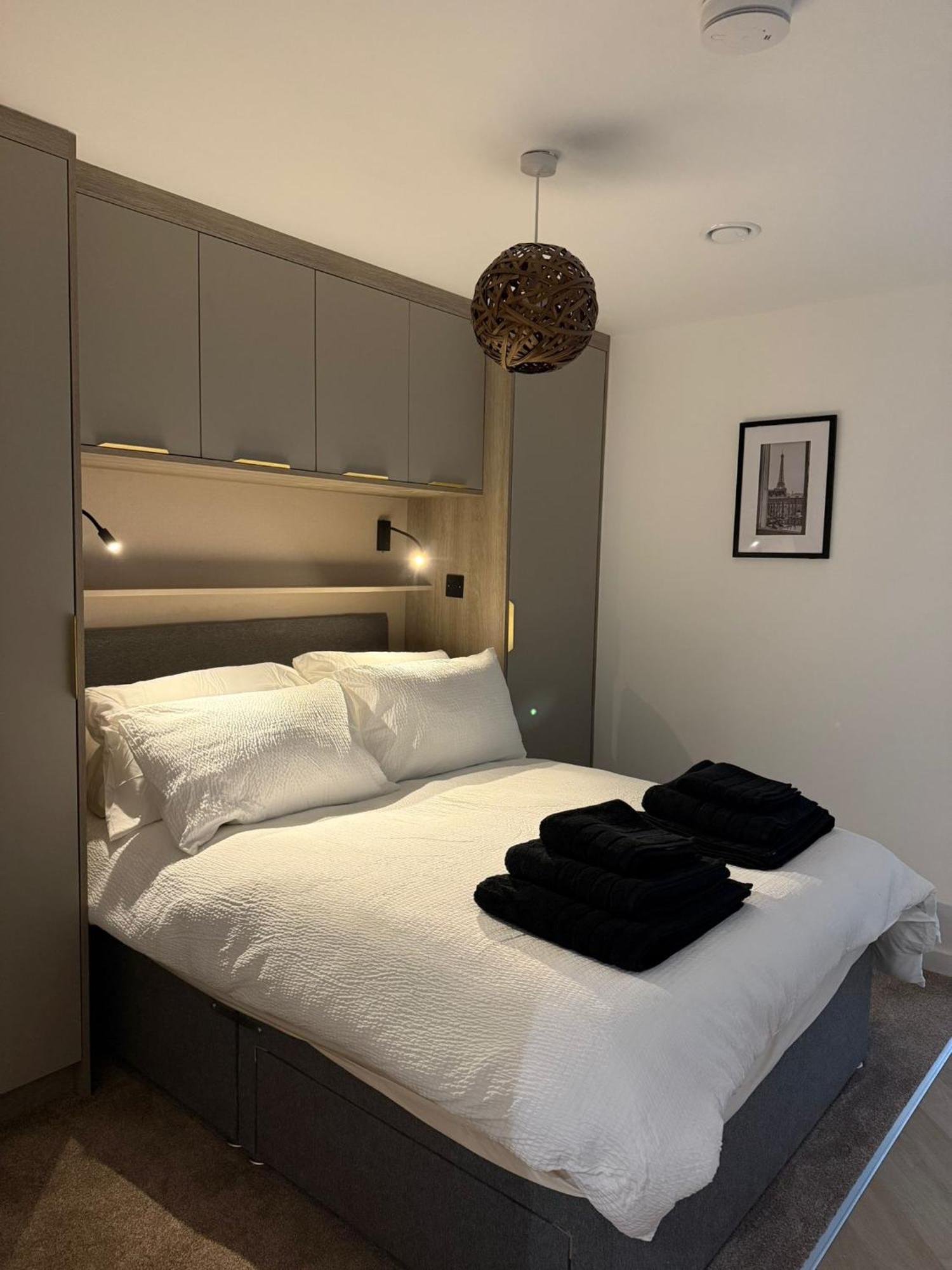 Modern 1-br Flat, Near Bramall Lane, Free Wifi Apartment