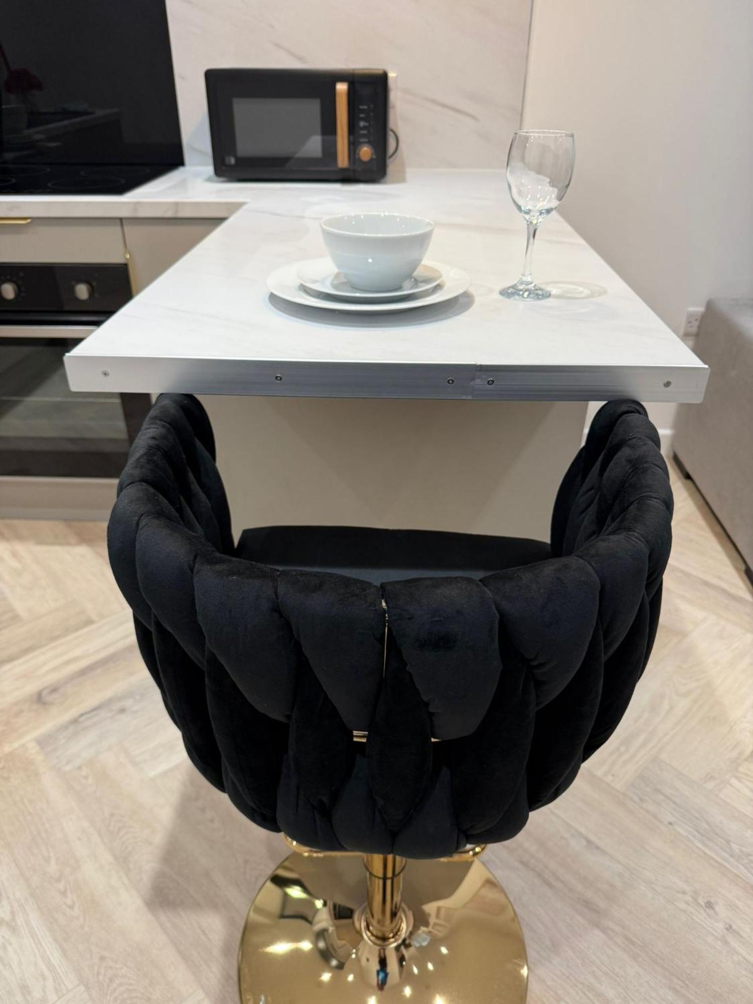 Spacious 1br Flat Apartment *