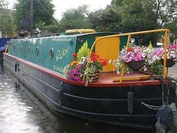 Houseboat Sheffield