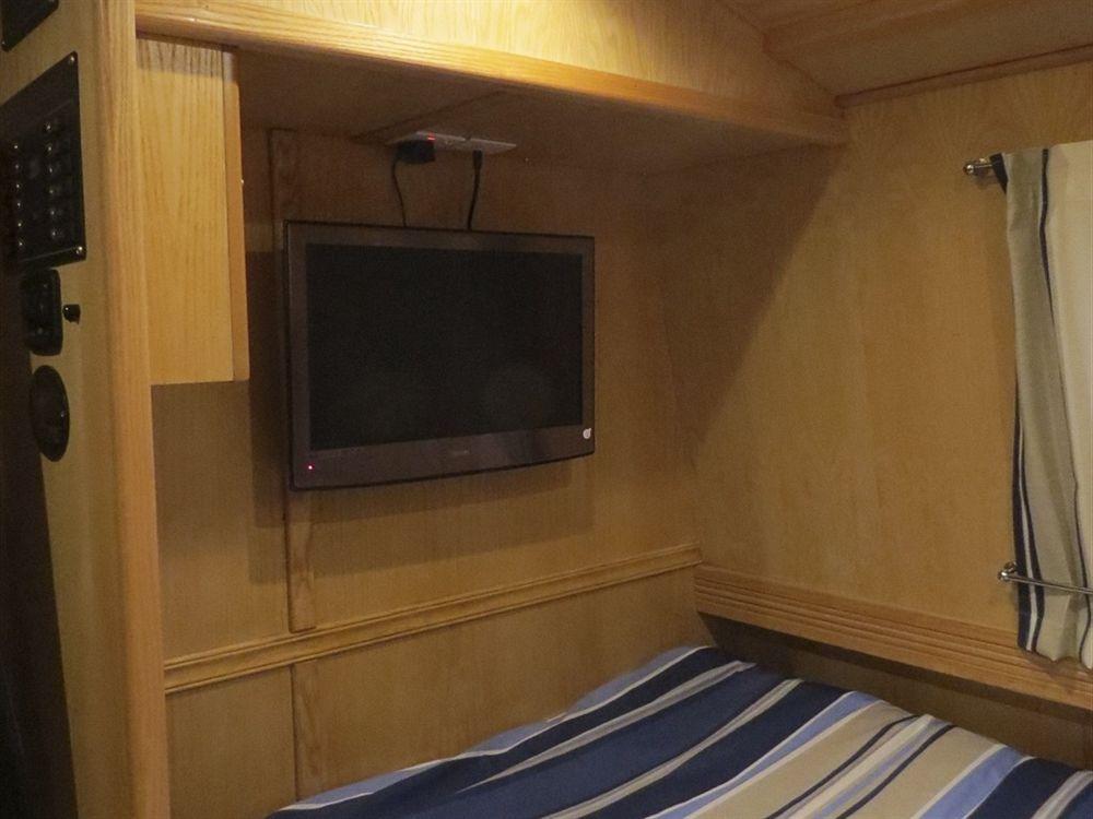 Hotel Houseboat