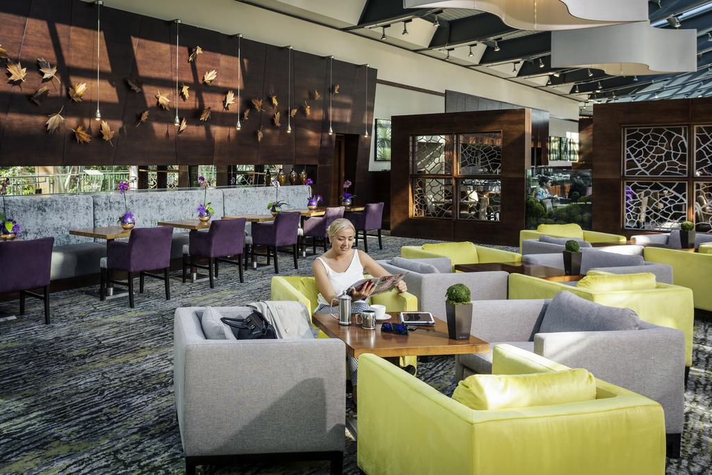 Mercure St Paul's & Hotel 4*