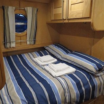 Houseboat Hotel