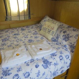 Houseboat Hotel Sheffield