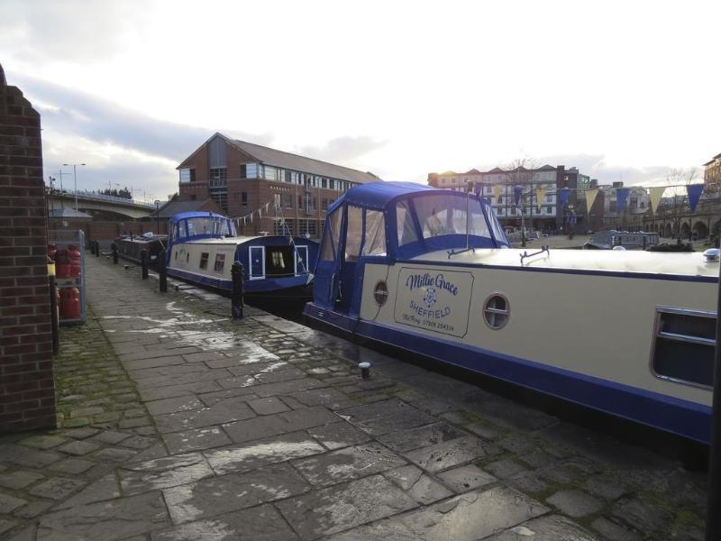 Hotel Houseboat