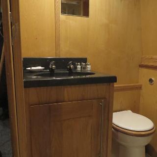Hotel Houseboat 3*