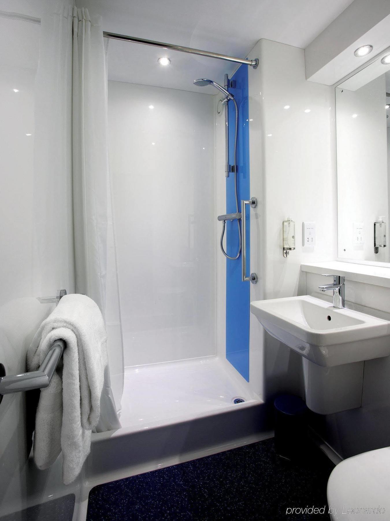 Hotel Purple Meadowhall
