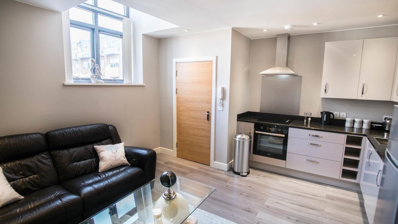 Stunning In Converted Chapel Apartment Sheffield