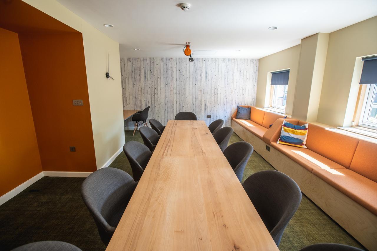 Capsule hotel Jonas Sheffield