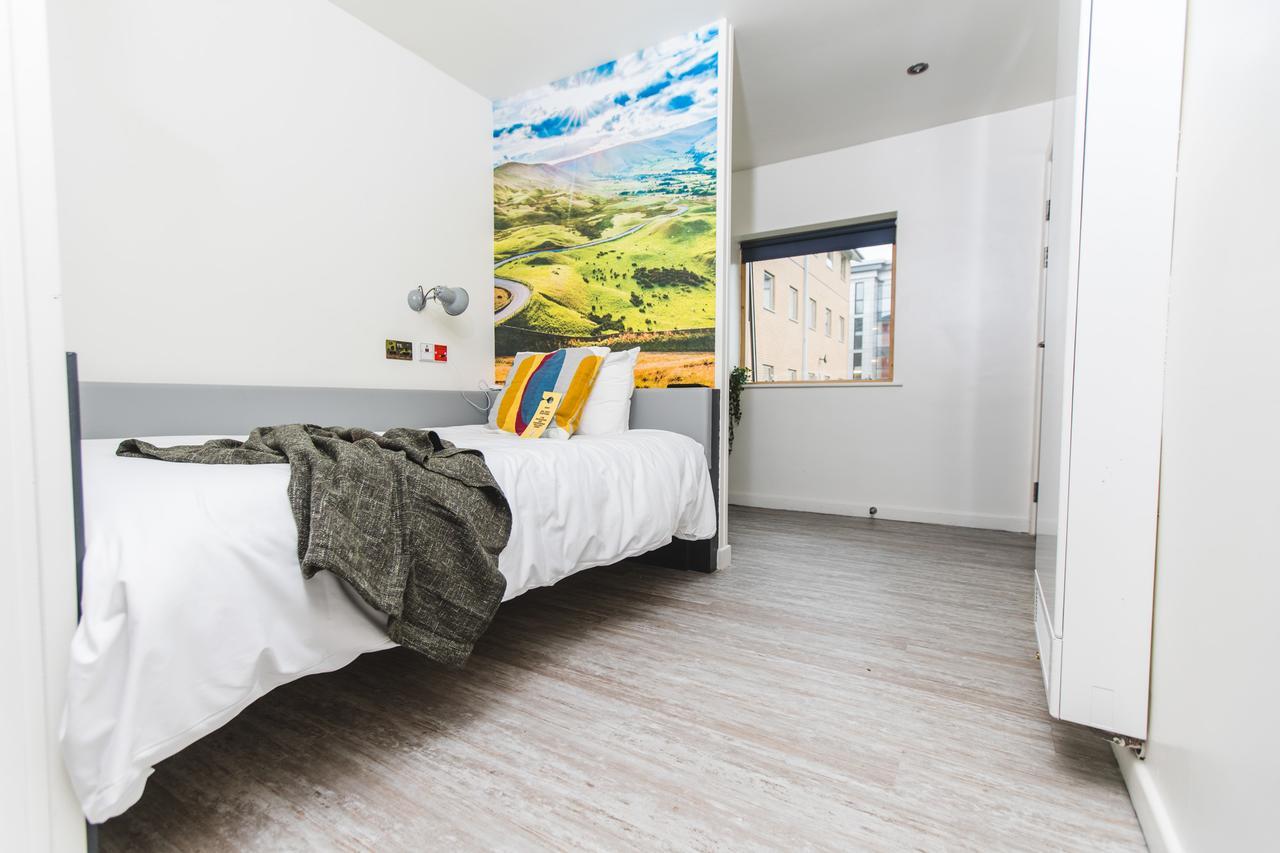 Capsule hotel Jonas Sheffield
