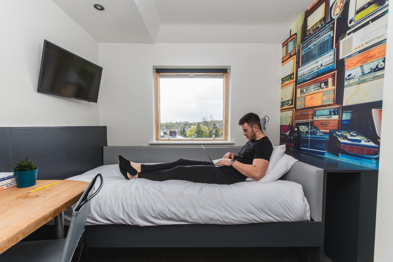 Jonas Capsule hotel 2*