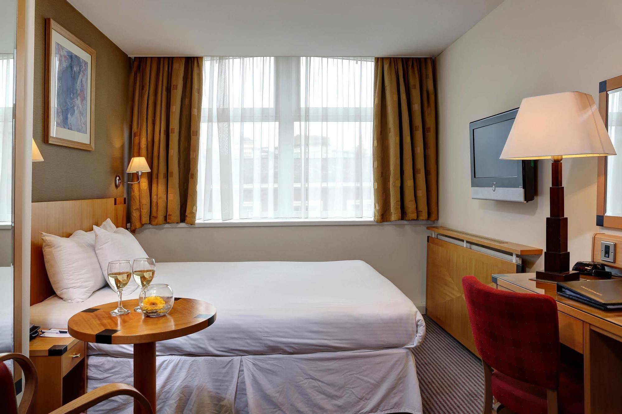 Western Centre Cutlers Hotel 3*