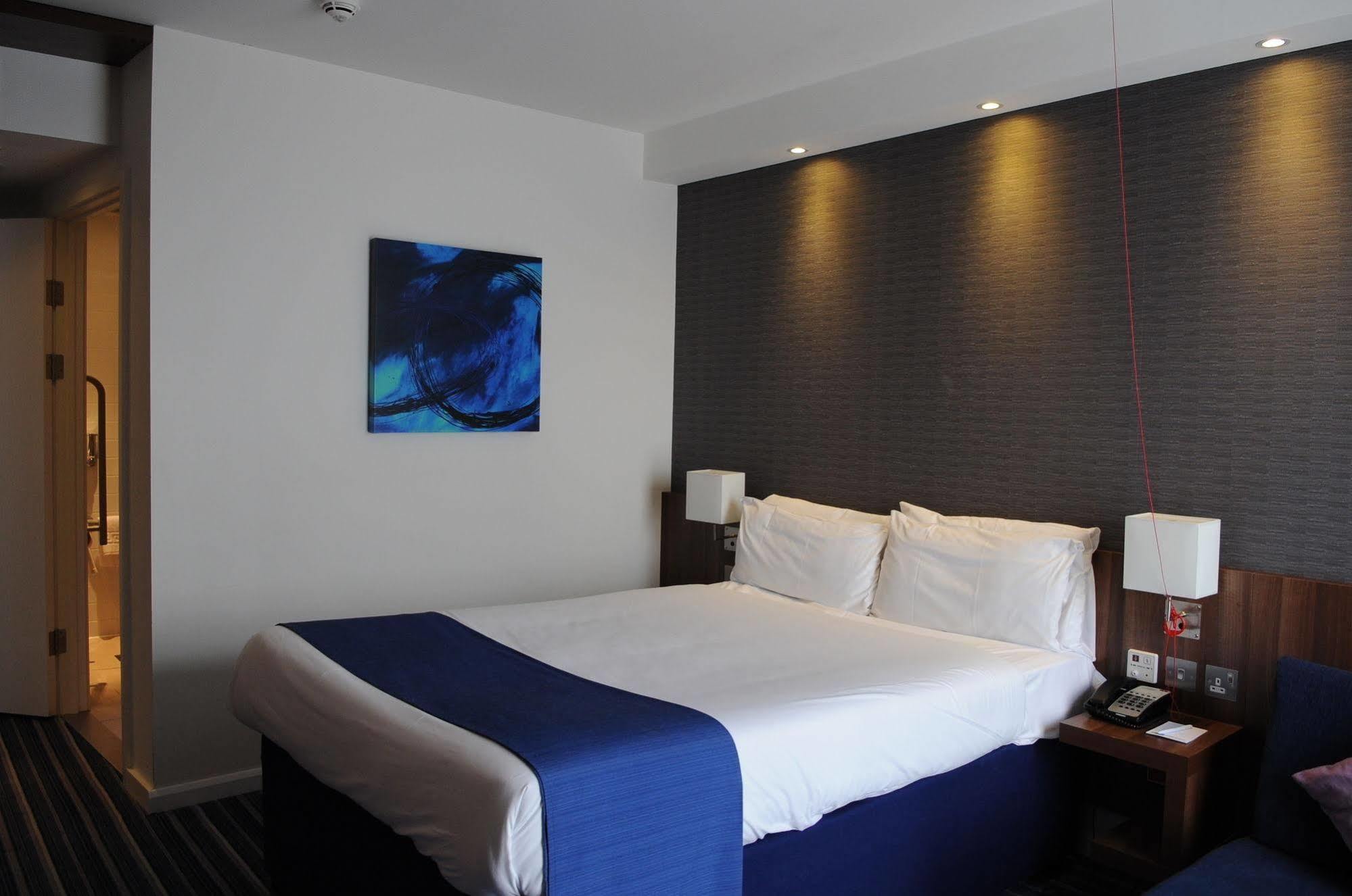 Hotel Express Centre, An Ihg