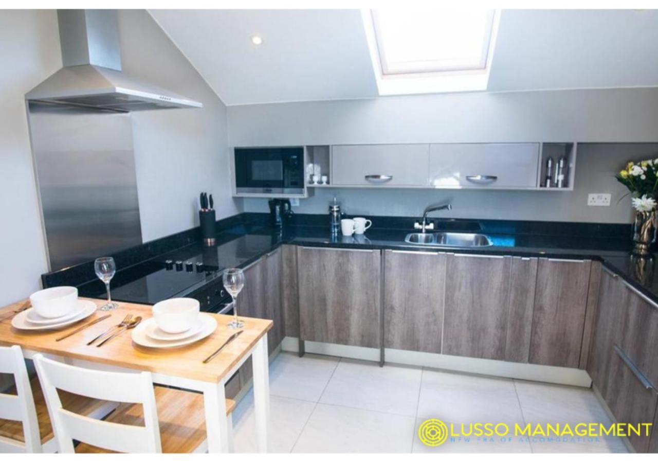 Stunning In Converted Chapel Apartment Sheffield