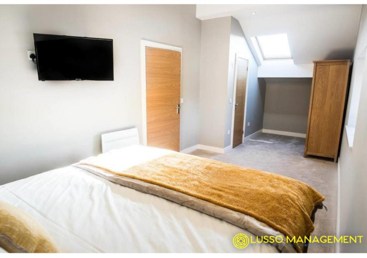 Stunning In Converted Chapel Apartment