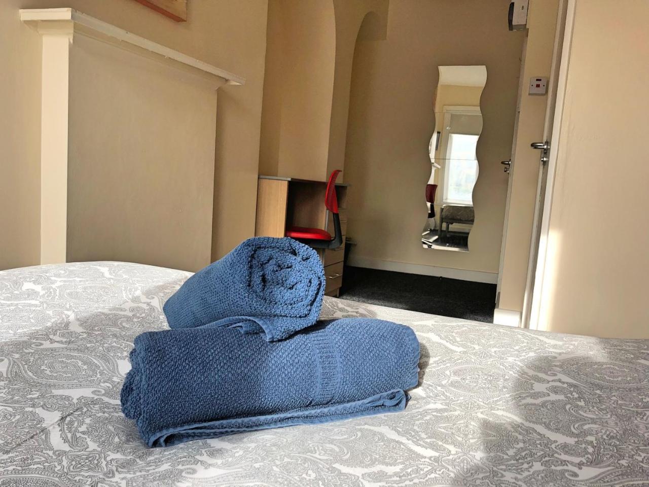 Harley - Private Double With Shower Guest house