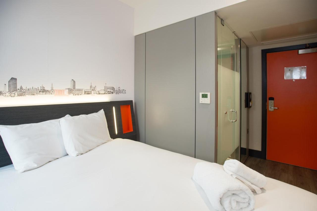 Easyhotel