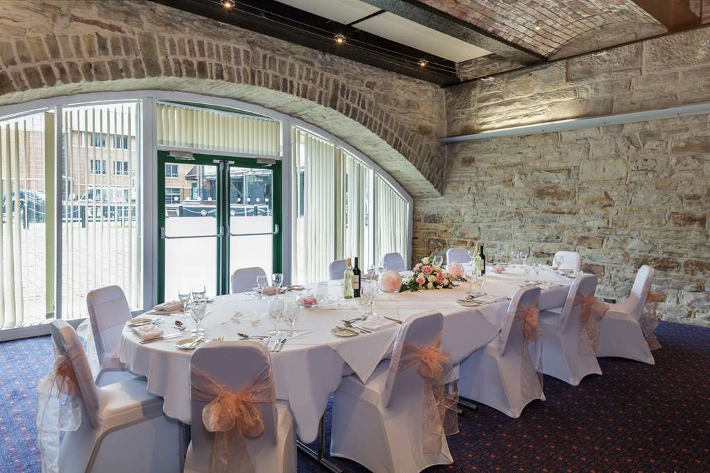 Western The Quays 4*