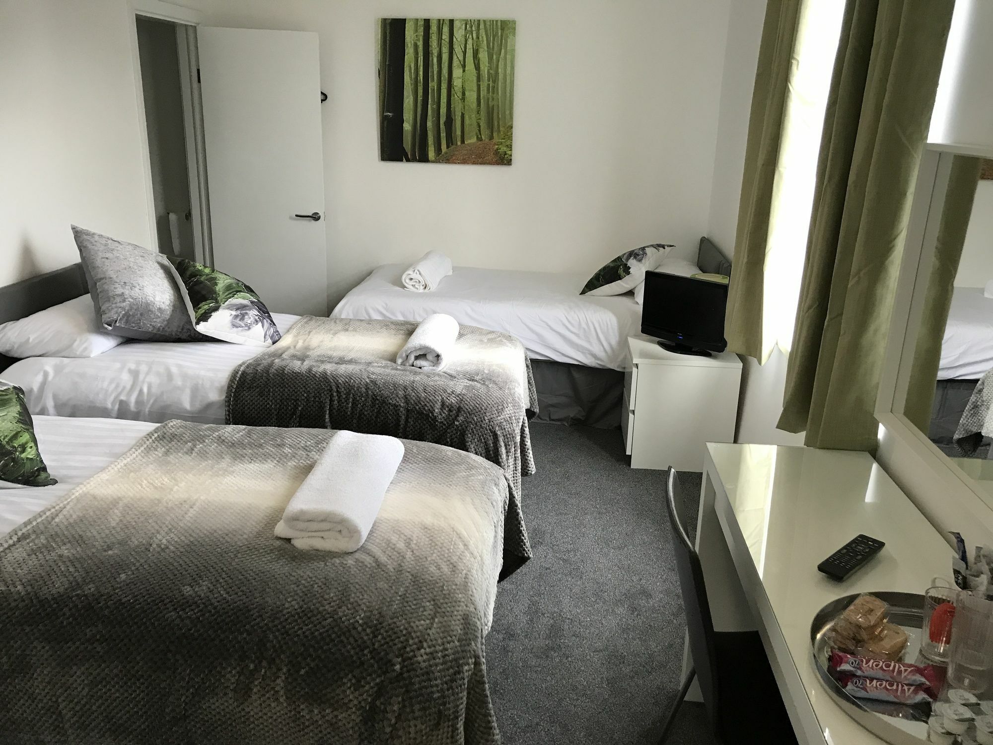 The Dalbury And Palmer With Free Parking Hotel 2*
