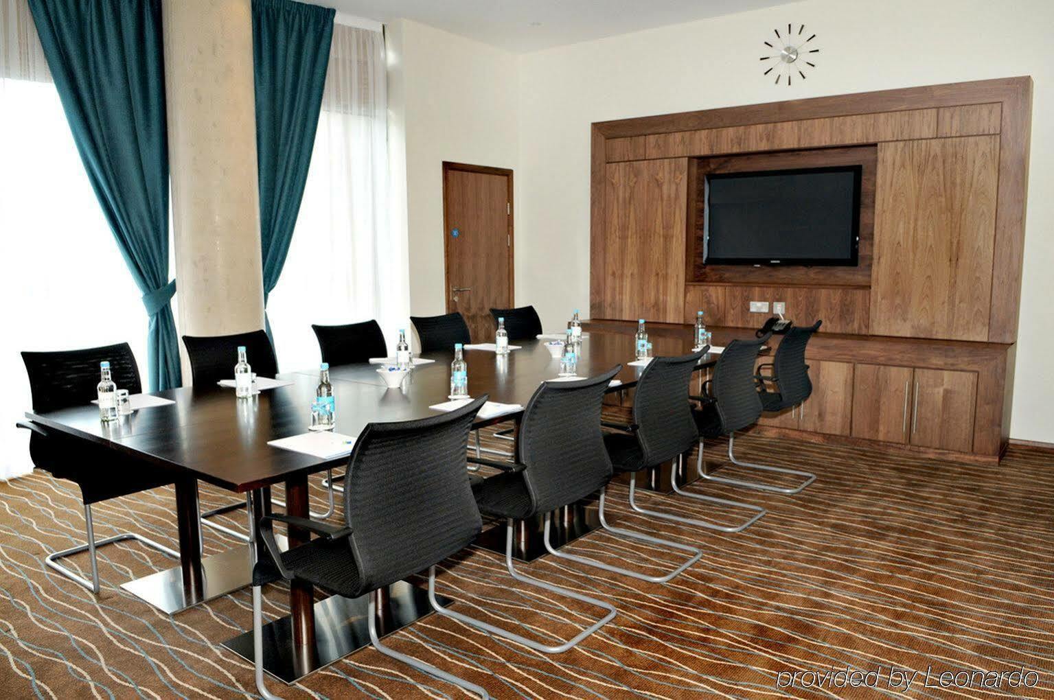 Hotel Express Centre, An Ihg 3*