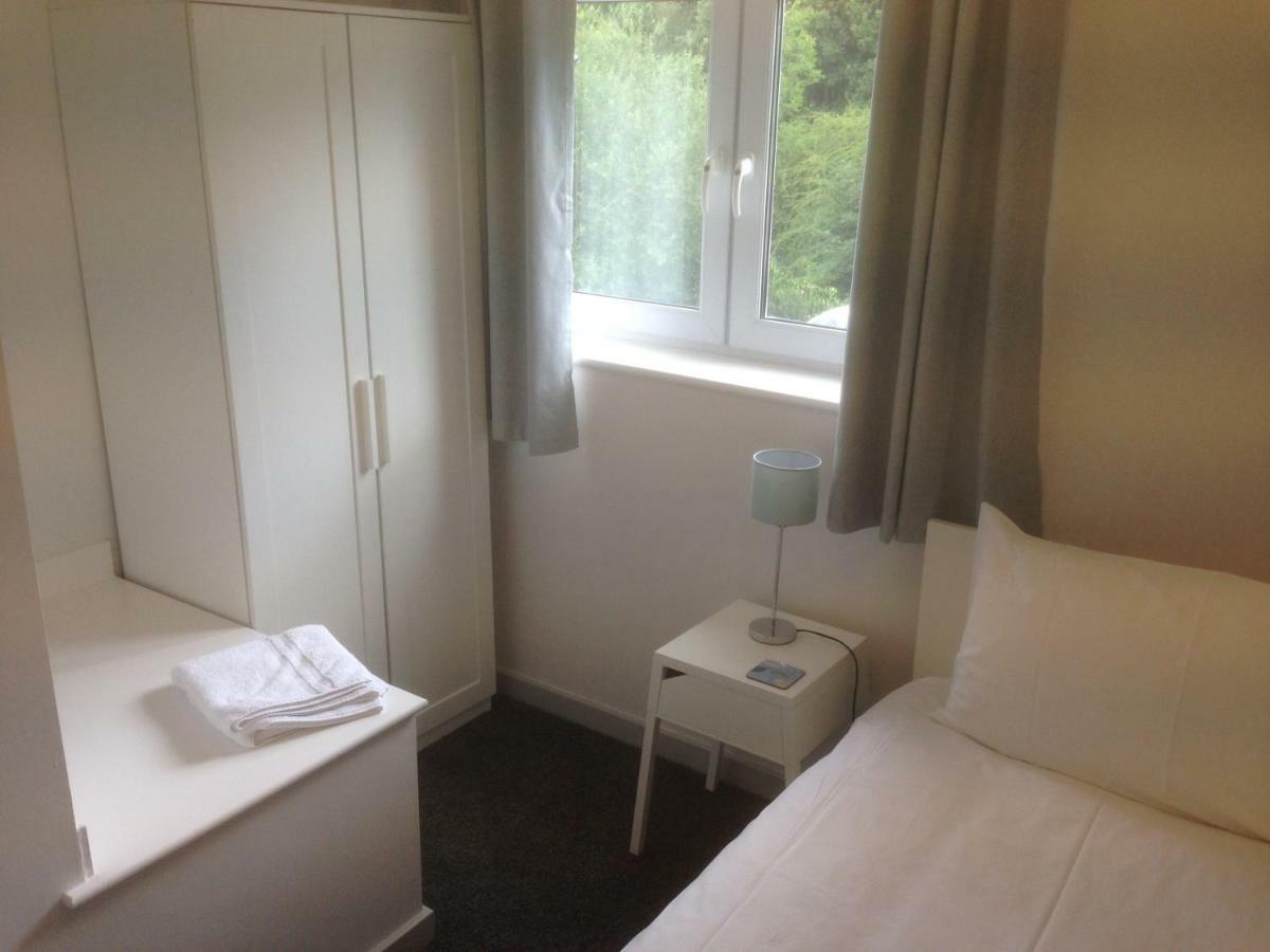The Beeches 2 - Serviced Duplex Apartment *