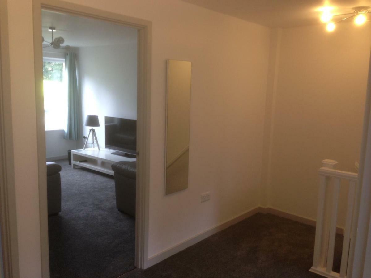The Beeches 2 - Serviced Duplex *