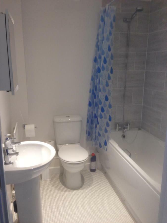 The Beeches 2 - Serviced Duplex *