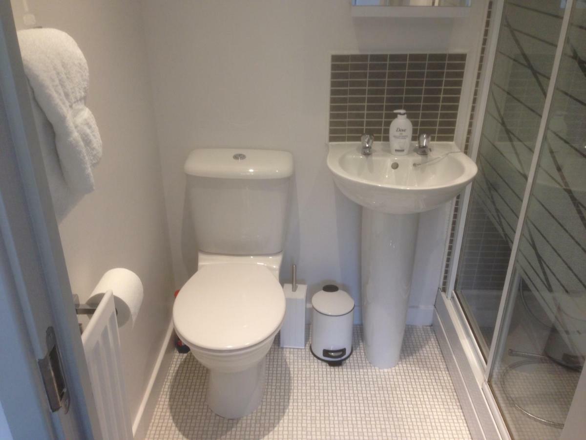 The Beeches 2 - Serviced Duplex *