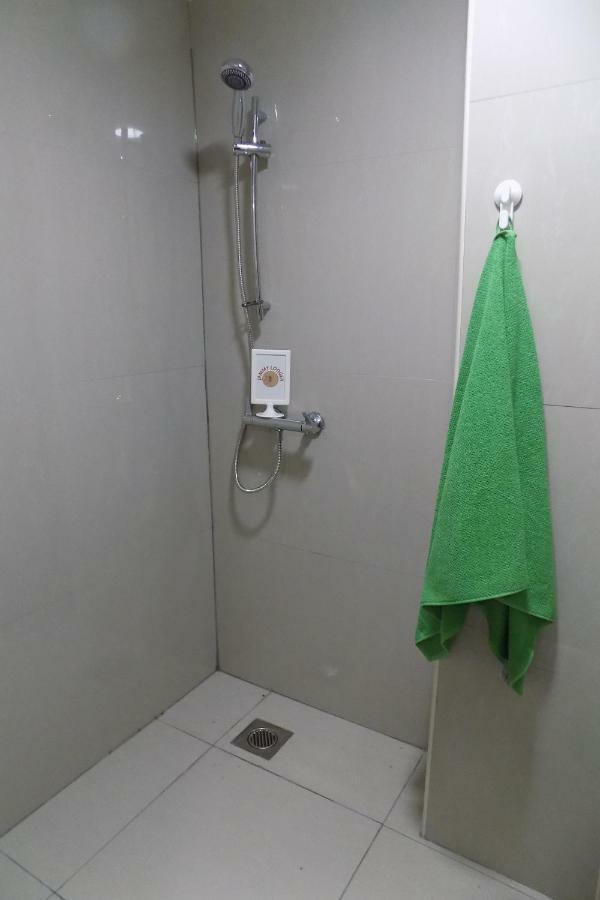 Oakwood House Ensuite Sheffield