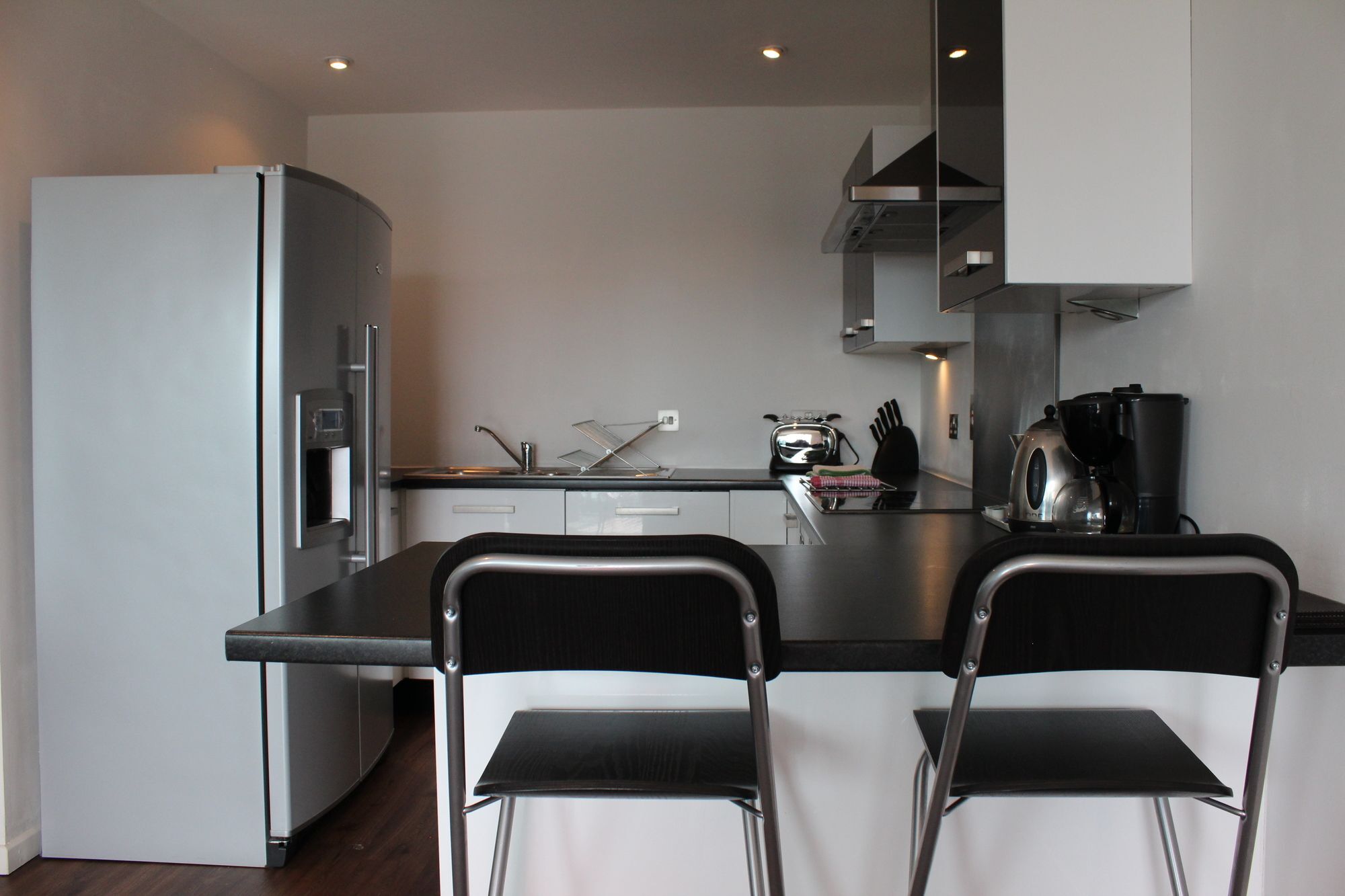 Crash Pad - West Street Apartment